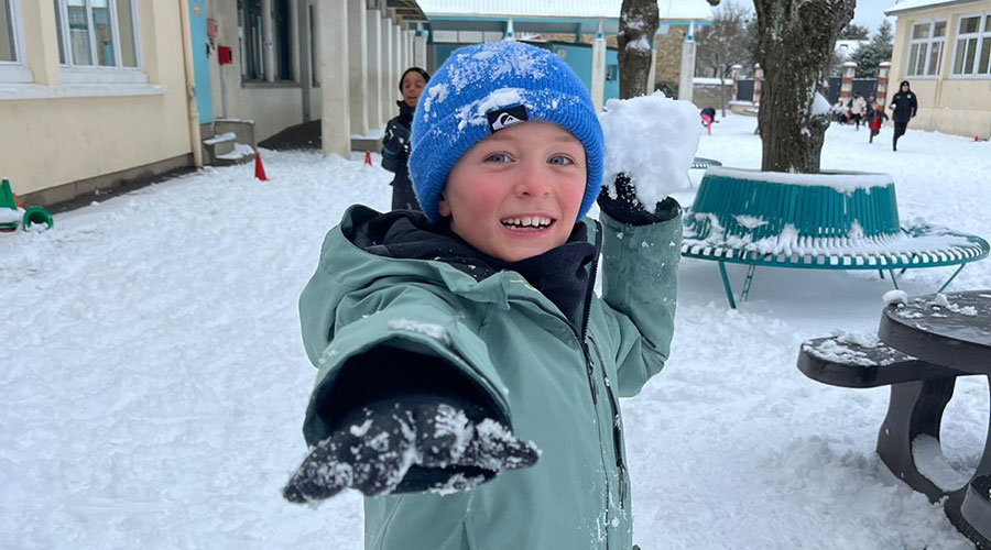 La neige, c’est aussi de la joie à Vert-le-Petit !
