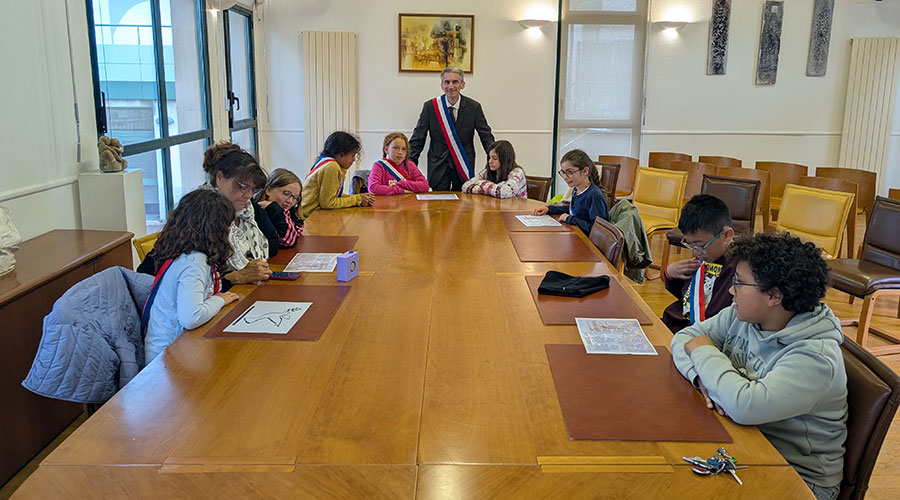 Visite surprise du Maire auprès des enfants du CME