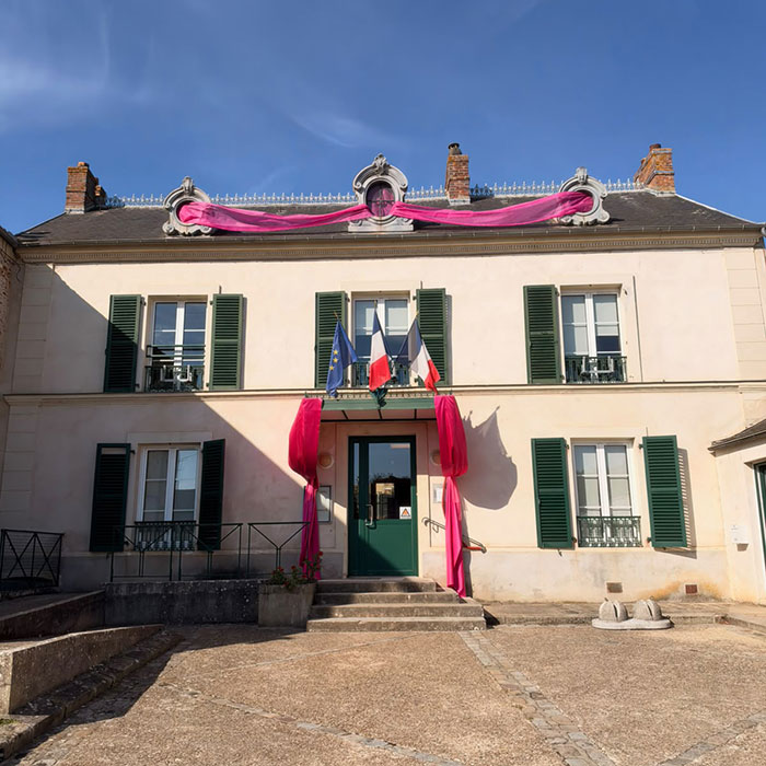 Vert-le-Petit se pare de rose pour Octobre Rose